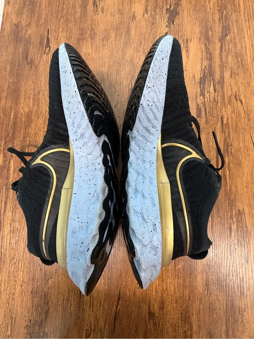 Nike React Infinity Running Flyknit Black Metallic Gold Women's Size 9